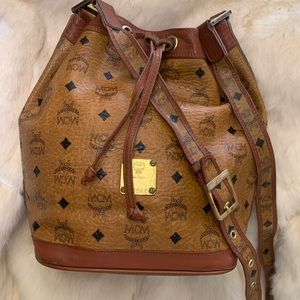 MCM LARGE BUCKET DRAWSTRING HANDBAG/CROSSBODY